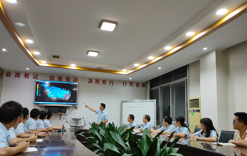 為不同領(lǐng)域客戶(hù)在模具設計與制造積累豐富經(jīng)驗，在汽車(chē)、新能源、通信、醫療等行業(yè)有顯著(zhù)優(yōu)勢。